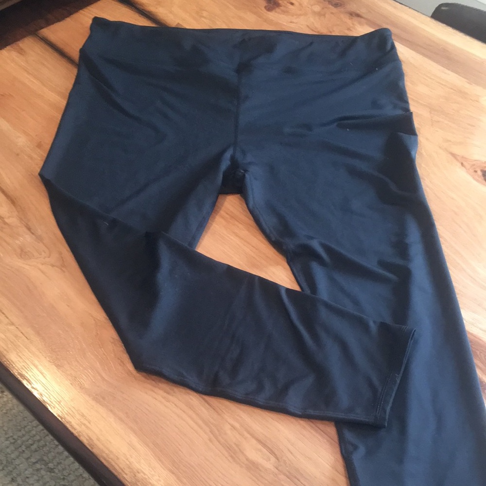 Fabletics leggings w/ pocket